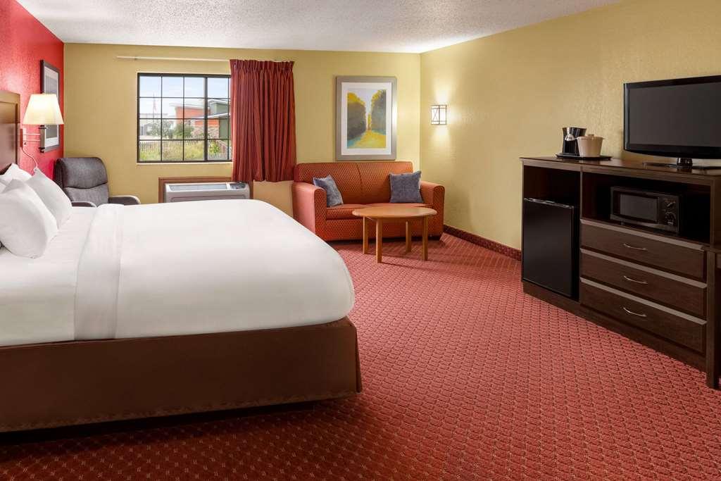 Hotel Baymont By Wyndham Cedar Rapids Zimmer foto