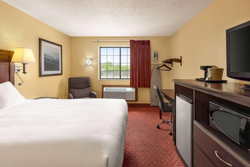 Hotel Baymont By Wyndham Cedar Rapids Zimmer foto